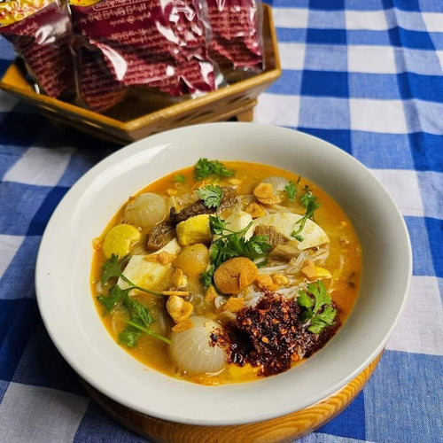 Pan Kha Yay (အသင့်ချက်ငါးခူမုန့်ဟင်းခါးအနှစ်ထုပ်)