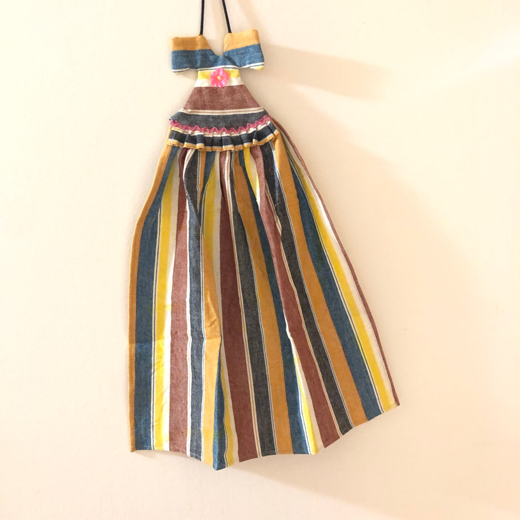 Cotton Hanging Towel (နံ ရံ ချိတ် လက် သုတ် ပု ဝါ)